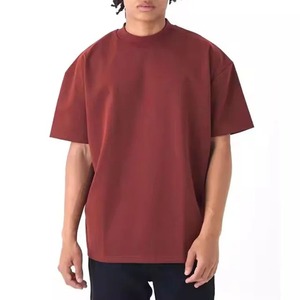 เสื้อยืดคอกลมแขนสั้นทรงปกติสำหรับผู้ชาย สีเบอร์กันดี ผ้าฝ้ายเจอร์ซีย์ 100% สไตล์ลำลอง โลโก้ด้านหน้า ระบายอากาศได้ดี ถักทออย่างประณีต - Product Image 1