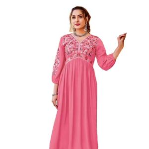Collection Kurti pour femmes en rayonne lourde avec broderie et tissu satiné tissé à la main de style uni à séchage rapide - Product Image 1