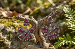 Pendientes de Mariposa con Rubí DIVYORO - Product Image 4
