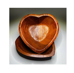 Bol à pâte en bois massif poli, forme cœur, écologique, prix abordable, idéal pour servir les aliments - Product Image 3