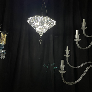 Lustre de luxe en cristal avec abat-jour en <span class=keywords><strong>verre</strong></span> cannelé, suspension à chaîne dorée, éclairage LED, garantie 3 ans, facile à installer - Product Image 3