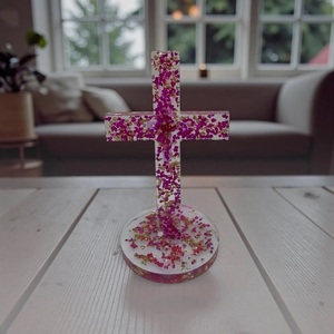 Croix carrée en résine ILAHI, motif folklorique, bords lisses, couleurs vibrantes, décoration d'intérieur de haute qualité - Product Image 1