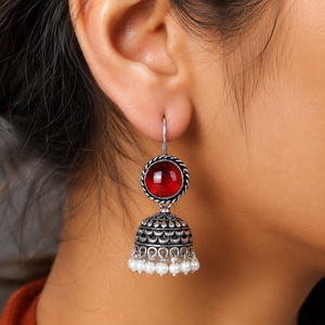 Pendientes Jhumka de Perlas y Piedras Rojas de Bollywood al por Mayor, Pendientes Étnicos Indios de Plata Oxidada Vintage para Mujer, Directo de Fábrica - Product Image 4
