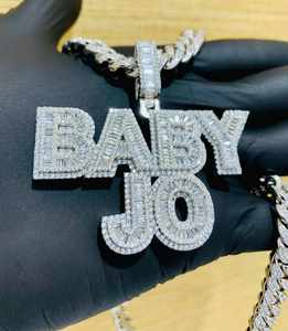 Colgante de Corona con Letra BABY JO para Niños, Clásico, con Diamante de Corte Redondo, Chapado en Plata de Ley 925 y Plata de 14K - Product Image 3