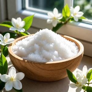 เกลืออาบน้ำหินเม็ดละเอียดสีขาวธรรมชาติ บำบัดด้วยแร่ธาตุบริสุทธิ์ เป็นมิตรต่อสิ่งแวดล้อม สปาผ่อนคลาย บรรเทาอาการเมื่อยล้า แช่ตัวเพื่อความสดชื่นและสุขภาพที่ดี - Product Image 1