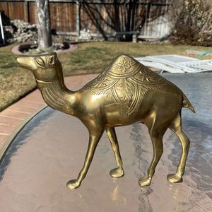 Stylish Brass Camel <b>Table</b> Centerpiece Ornament For Coffee <b>Table</b> Decor And Artistic Interior Arrangement - Product Image 2