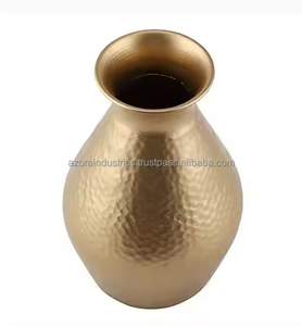 Florero de mesa con diseño de hierro dorado Decoración del hogar de estilo costero Directo DE LA India Proveedor por Azora Industries - Product Image 4