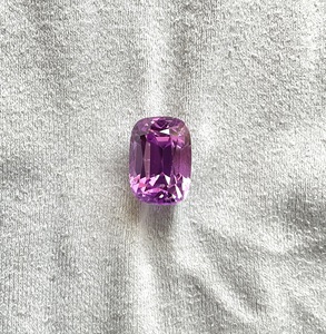 Piedra natural de kunzita de 16.69 quilates con corte octogonal para la elaboración de joyería fina. - Product Image 3