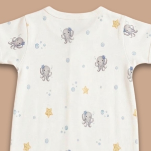Body de bebé orgánico con media cremallera y estampado Cot & Candy Lagoon Life Romper - Product Image 4