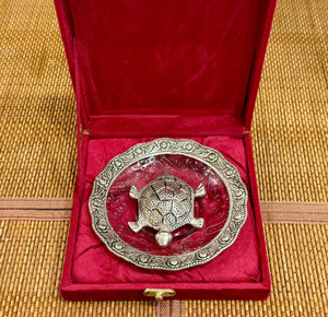 Nueva Figura de Tortuga Plateada sobre Bandeja Circular de Metal, Pieza Decorativa Coleccionable para Año Nuevo y Acción de Gracias - Product Image 3