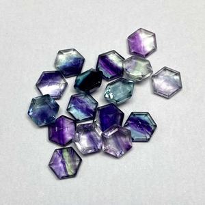 พลอยฟลูออไรต์ธรรมชาติหลากสีขนาด 10 มม. รูปทรงหกเหลี่ยมเจียระไน หินกึ่งมีค่าแบบเม็ดเดี่ยว สำหรับทำเครื่องประดับ ขายส่ง - Product Image 1