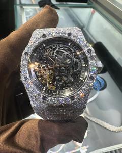 Exclusivo Reloj de Cuarzo Esqueleto con Incrustaciones de Diamantes VVS Moissanite para Hombre, con Movimiento Japonés ETA, Personalizado en Acero Inoxidable, Totalmente Adornado - Product Image 2