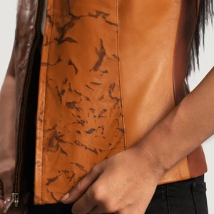 Chaleco de cuero genuino para mujer, chaleco informal marrón sin mangas con cuello alto y cremallera, chaleco con tachuelas, abrigo de moda para mujer, el más vendido - Product Image 4