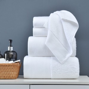 Serviettes de toilette en coton 100% de qualité supérieure, durables et très absorbantes, pour l'hôtellerie et les soins de santé - Product Image 1