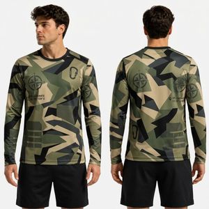Camiseta Deportiva de Manga Larga con Camuflaje Verde Bosque, Poliéster Premium, Transpirable, de Secado Rápido, Duradera y de Alta Calidad - Product Image 1