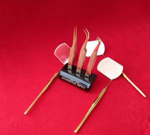 Pinzas para pestañas curvadas de calidad premium, embalaje personalizado, revestimiento de plasma dorado, resistentes al óxido, ligeras, especiales para entrenadores de pestañas. - Product Image 1