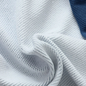 Sweat à capuche pour femme en molleton de coton tricoté, imprimé sur mesure, avec logo frontal, fabriqué au Pakistan, haute qualité - Product Image 3