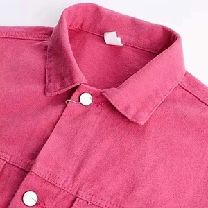 แจ็คเก็ตยีนส์โลโก้แบบกำหนดเองที่ดีที่สุดสำหรับผู้ชาย แจ็คเก็ตผ้าฝ้ายลำลองสำหรับผู้ชาย เสื้อโค้ทยีนส์ OEM สำหรับผู้ชายและผู้หญิง - Product Image 3