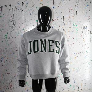 Sudadera de cuello redondo JONES ASH GREY para hombre, de forro polar liso con lavado vintage, de la marca Finerthreds. - Product Image 3