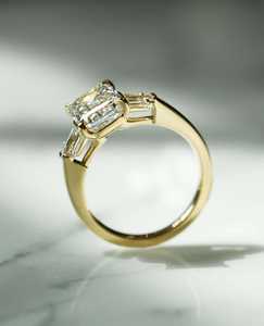 Anillo de Diamantes de Corte Esmeralda de 3.01CT Cultivados en Laboratorio, con Siete Piedras Laterales de Corte Baguette, Oro Sólido de 18K, Regalo Sorpresa para Boda o Fiesta - Product Image 6