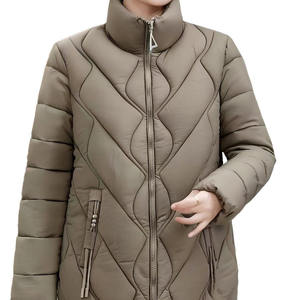Veste d'hiver pour femme, col montant, rembourrée de duvet épais, couleur unie, vêtement d'extérieur chaud en polyester pour temps froid - Product Image 1