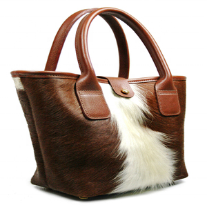 Sac fourre-tout en cuir softshell à poils, design unique et tendance, pour femme, élégant, pour l'été, style décontracté et moderne - Product Image 1