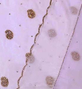 Costumes traditionnels indiens modernes et élégants, brodés à la main, pour femmes – Vêtements haut de gamme - Product Image 1