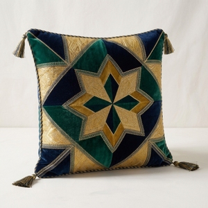 Renueva tu colección de textiles para el hogar con estas almohadas que presentan materiales de alta calidad, una sensación cómoda y diseños elegantes. - Product Image 4