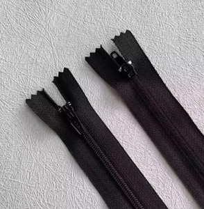 Bonne qualité 3 #   Fermetures éclair en nylon à extrémité fermée, ruban en tissu polyester coloré, fermetures éclair pour vêtements en stock pour sacs et pantalons - Product Image 2