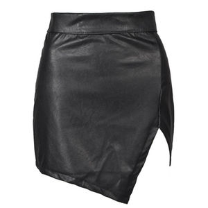 Minifalda de Cuero Negra de Cintura Alta para Mujer, con Dobladillo Asimétrico y Abertura Lateral, Diseño de Moda, OEM, ODM, Personalizable - Product Image 1