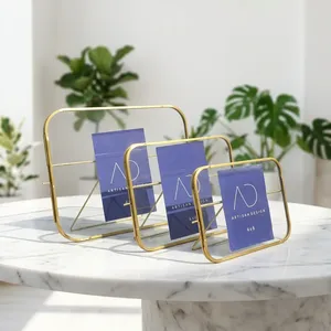 Cadre photo moderne en laiton et verre, design artisanal, pour table, bureau, maison, mariage, décoration, bordure ronde - Product Image 1