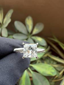 Anillo de compromiso único con moissanita de 2 quilates, corte princesa, estilo moderno, plata 925 original, regalo para amantes, cumpleaños - Product Image 4