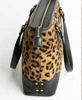 Sac fourre-tout décontracté de luxe pour femme à imprimé léopard avec fermeture éclair, bandoulière en cuir véritable et finition noire