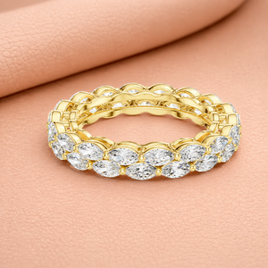 Bague d'éternité en diamants Marquise célestes en or jaune, or blanc et or rose, bague de mariage empilable de luxe - Product Image 1