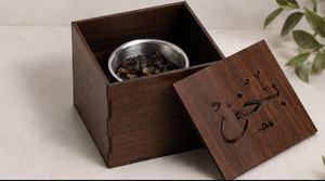 Brûleur à Bakhoor en bois avec gravure arabe et insert métallique – Support décoratif traditionnel pour encens et parfum d'ambiance - Product Image 3
