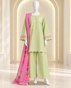 Ensemble prêt-à-porter entièrement cousu avec haut en soie romaine brodé par des artisans, bas en soie romaine et dupatta en soie tabby. - Product Image 5