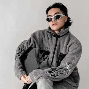 Chaqueta de Forro Polar Sherpa Gris para Hombre, Estilo Techwear, Ropa Urbana Táctica, Hip Hop, Bordado con Gráficos de Calaveras, Estilo Cyberpunk, Ropa de Invierno - Product Image 3