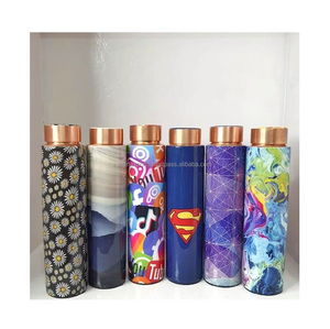 Botella de Agua de Cobre Ecológica Tradicional para Uso Diario, Unisex, Inspirada en el Bienestar Ayurvédico y un Estilo de Vida Saludable - Product Image 2