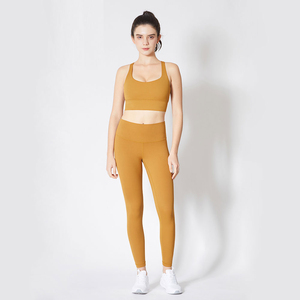 Ensemble de yoga imperméable haut de gamme pour femmes, tenue de fitness confortable et extensible, vêtements de sport respirants, dentelle unie pour l'entraînement - Product Image 1