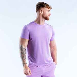 T-shirt pour homme à col rond, manches courtes, uni violet, en polyester, coupe ajustée, décontracté, en jersey respirant, design tricoté - Product Image 1