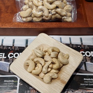 Vietnam Cashew <b>Nut</b> <b>Kernels</b> W450 100% Organic Fresh Processed & Peeled for Wholesale Ingredient and Food Service Use - Product Image 5