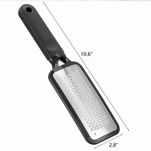 Lima de pies de acero inoxidable alemán con mango de plástico de un solo lado, lima de pedicura con papel de lija para el cuidado de los pies, elimina callosidades y piel muerta. - Product Image 2
