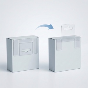 Etiquetas Adhesivas Transparentes Plegables de PET con Ranura Euro para Exhibición en Ganchos de Exhibición en Comercios Minoristas - Product Image 1