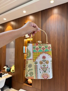 Bolso de Mano Bordado Floral Vintage Hecho a Mano, con Cierre Magnético, de Seda, para Fiestas, Bodas y Eventos Nocturnos, para Mujer - Product Image 5