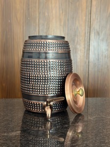 Distributeur d'eau en cuivre à design géométrique, bicolore, finition solide, article en gros - Product Image 6
