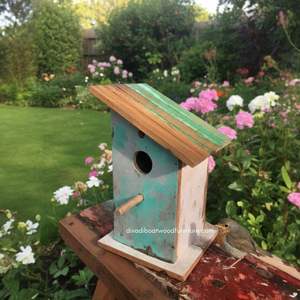 Nichoir pour oiseaux en bois recyclé, fait main, durable, en forme de bateau, couleur bois vieilli, cage à oiseaux originale, pour petits oiseaux d'extérieur - Product Image 4