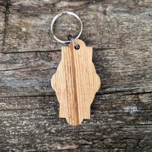 Llavero de madera sostenible Tradebyd, regalo de estilo ecológico hecho a mano para amigos - Product Image 1
