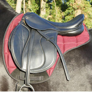 แผ่นรองอานม้าคุณภาพสูง ระบายอากาศได้ดี แผ่นรองอานหรูหรา สีแดงเบอร์กันดี แผ่นรองอานสำหรับกระโดดขี่ม้า รุ่น Ridder Love This Saddle Pads - Product Image 6