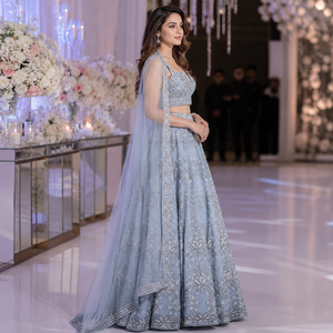 Conjunto de Lehenga Choli Bordado en Azul Cielo de Lujo |   Lehenga de Diseñador para Bodas y Fiestas con Dupatta para Mujer, Ropa Étnica - Product Image 3