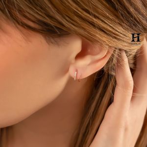 Pendientes de Aro Doble Espiral de Oro de 18K para Perforación Única, Pendientes de Aro con Ilusión de Espiral Pavé, Joyería al por Mayor - Product Image 2